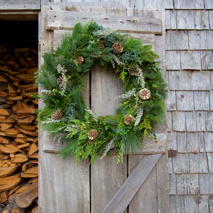 Traditional Christmas Wreath, Canada DIY
